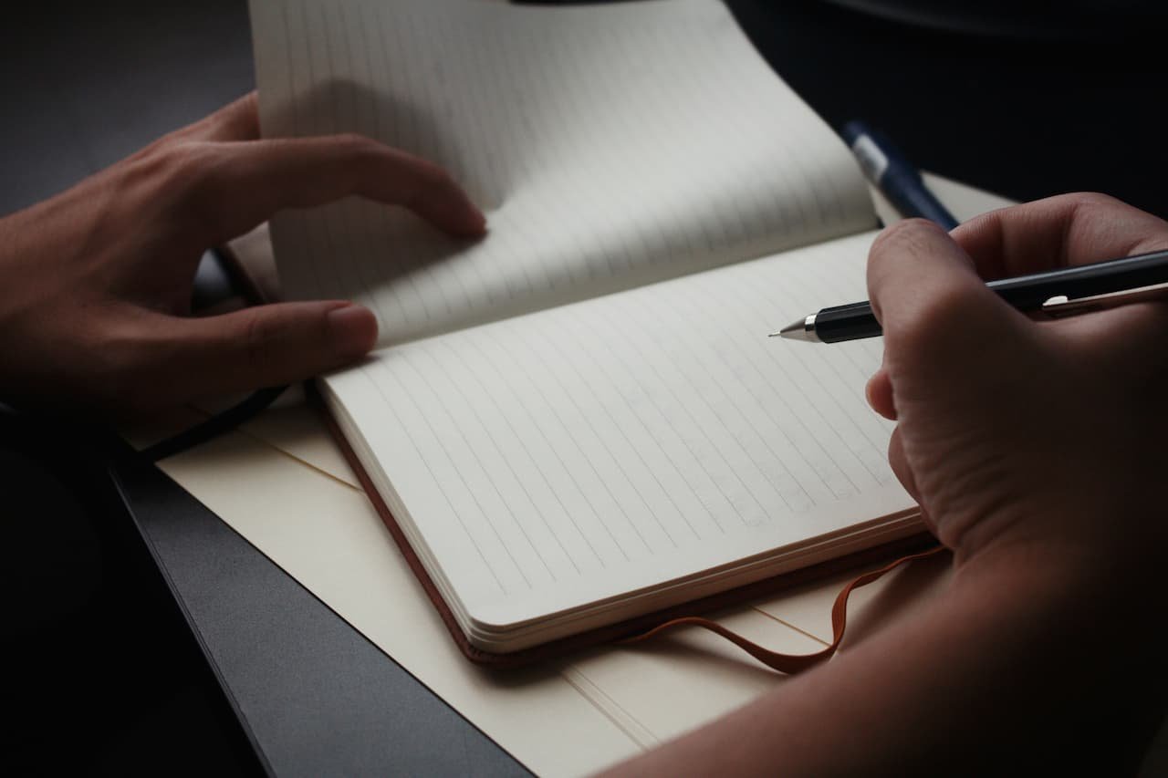 manos-escribiendo.jpg